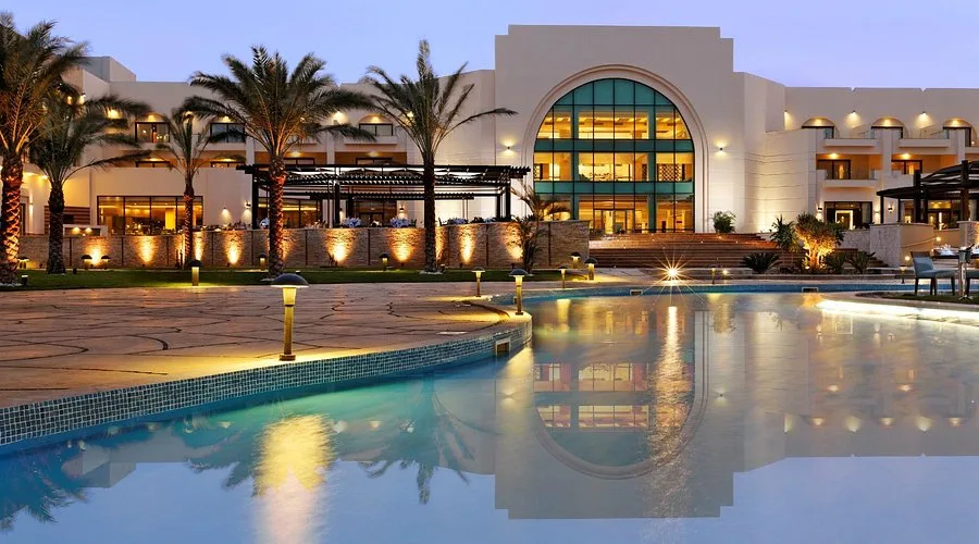 Mövenpick Resort in Soma Bay